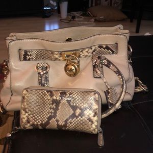 MICHAEL KORS PURSE AND WALLET